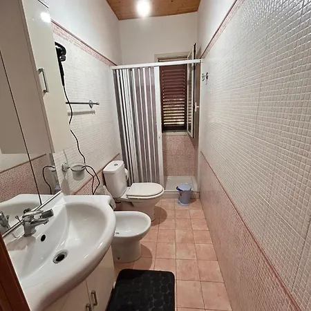 Anthony House Apartment *